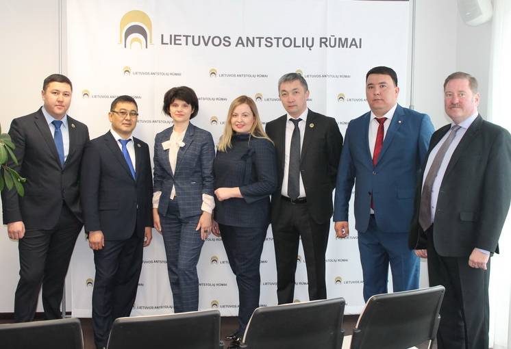 La Lituanie créée des ponts entre l’Europe et l’Asie centrale en vue d’assurer l’échange d’expériences entre les huissiers de justice